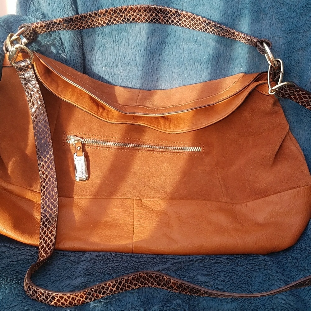 B Makawski hang bag